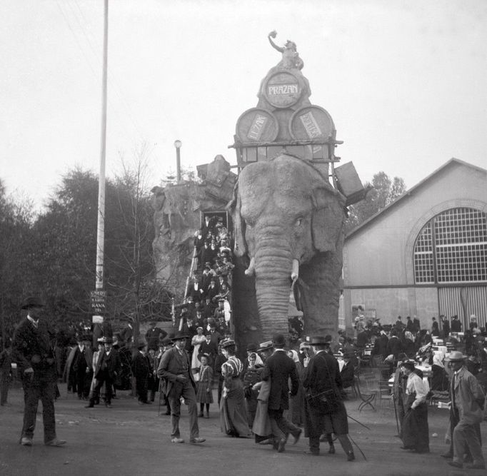 Rudolf Bruner-Dvořák: Restaurace na výstavišti 1908, polovina stereonegativu, Sbírka Scheufler.