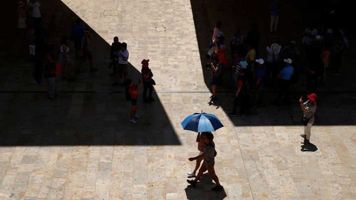 Do pátku budou teploty tropické, víkend přinese ochlazení až o deset stupňů; Zdroj foto: Reuters