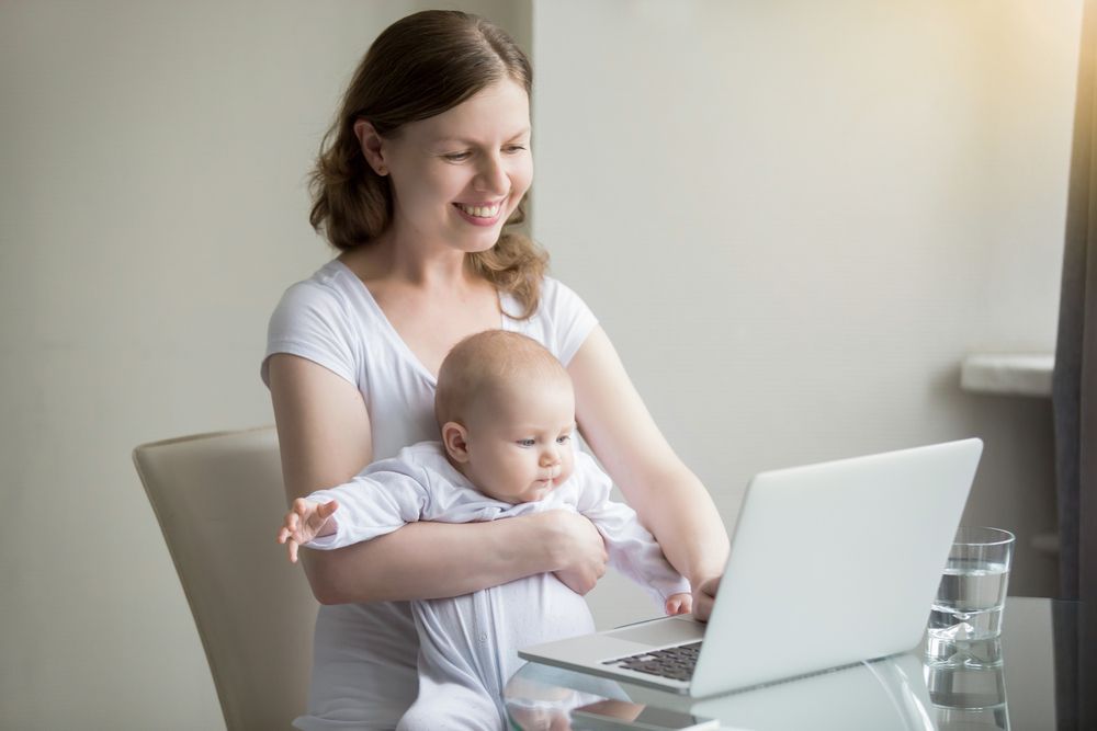 Matka - dítě - počítač - chat - sociální sítě
