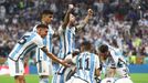 Finále MS ve fotbale 2022, Argentina - Francie: Argentinci slaví gól.