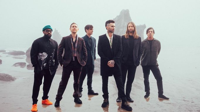 Maroon 5 oprášili na své osmé studiovce Love Is Like styly jako soul či funk.