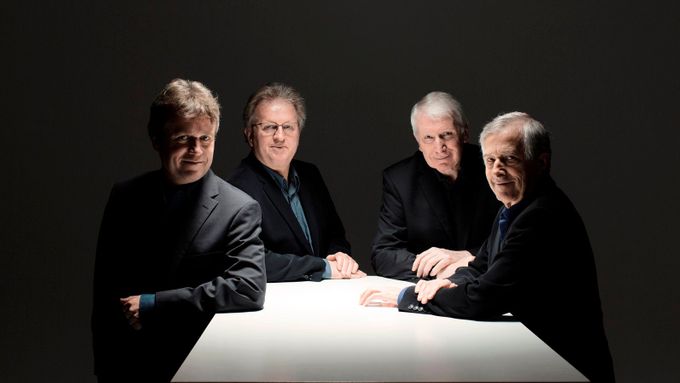 The Hilliard Ensemble.