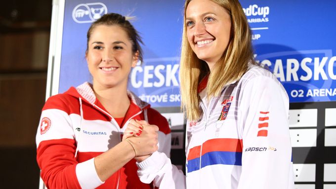 Belinda Bencicová (vlevo) bude hlavní hrozbou pro české tenistky
