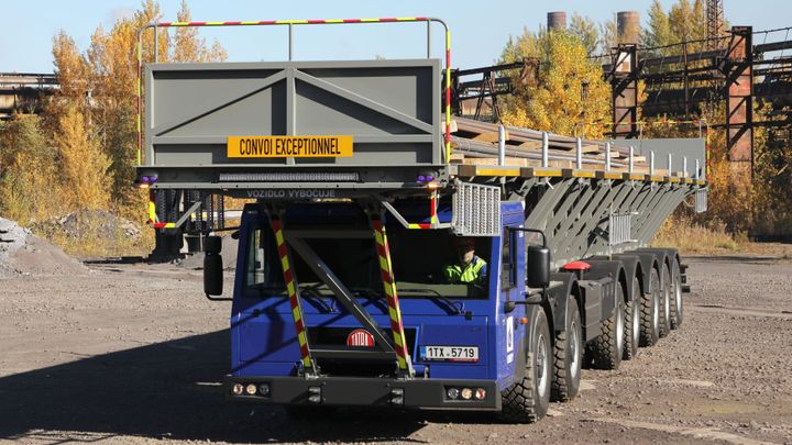 Tatra, co nezná bratra. V Ostravě mají nejdelší auto, které kdy v firma vyrobila; Zdroj foto: ČTK