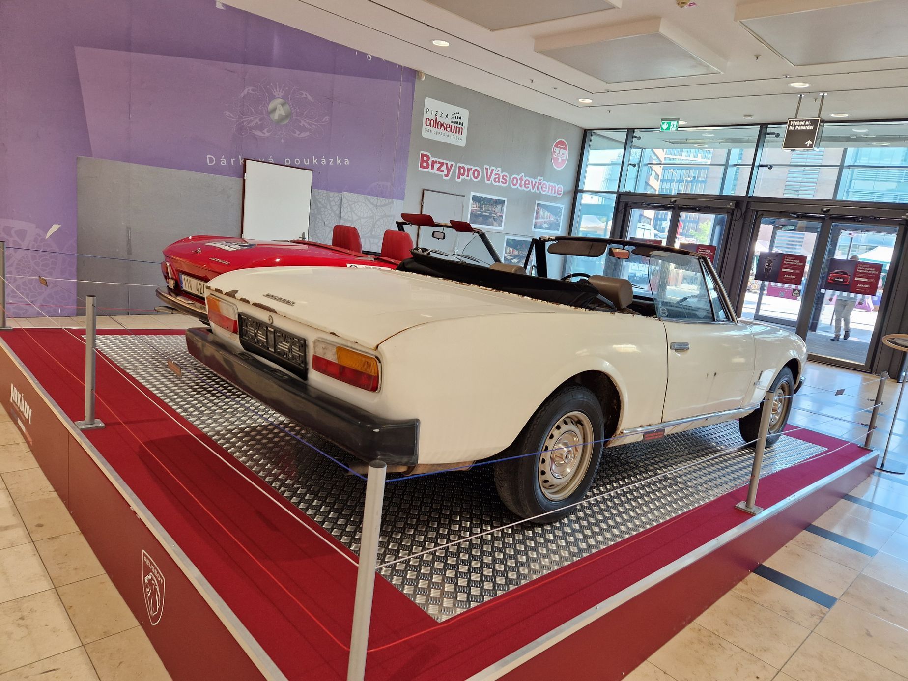 Peugeot výstava Arkády Pankrác