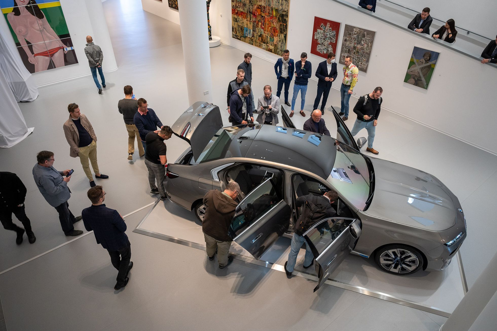 BMW i7