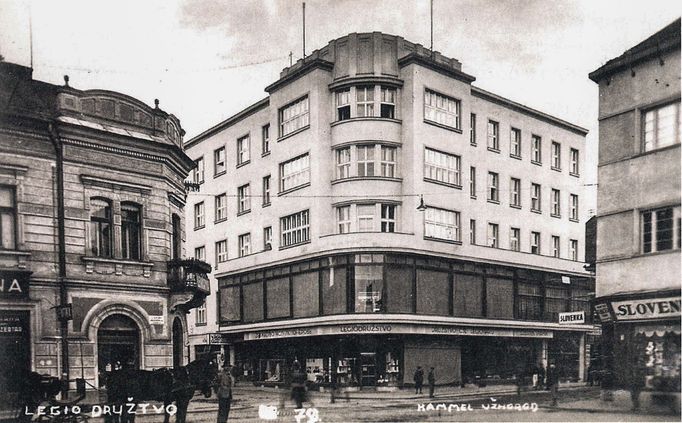 Hlavní budova a ústředí Legiodružstva těsně po dokončení v Užhorodu v roce 1932.