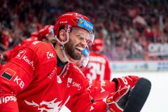 Růžička rozhodl nájezdy v Plzni, Kladnu nestačil náskok 3:0, Boleslav odvolala Krále