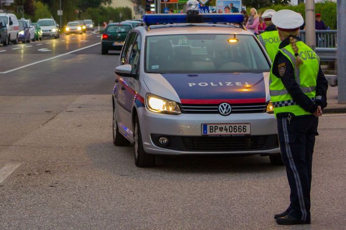 Policie u nehody, Rakousko - ilustrační foto.