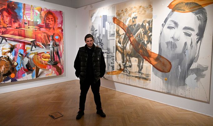 Martin Krajc na výstavě svých děl ve Ville Pellé.