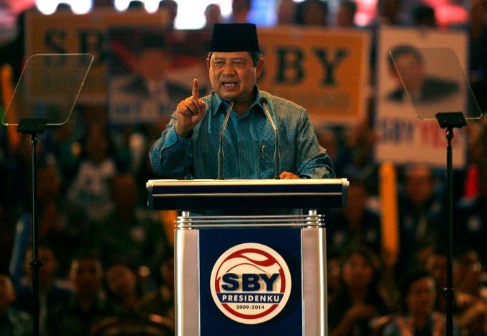 Susilo Bambang Yudhoyono alias "SBY, náš prezident 2009-2014". Podle sociologických průzkumů se tento nápis z předvolební kampaně pravděpodobně pozvolna změní v realitu.