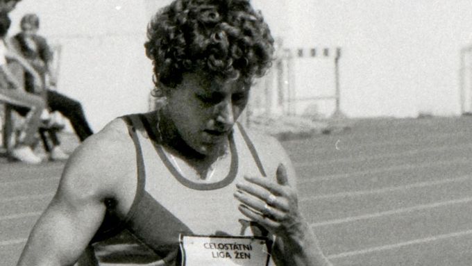 Běžecký rekord Jarmily Kratochvílové ze závodu na 800 metrů platí už 30 let. Podívejte se detailněji na její kariéru.