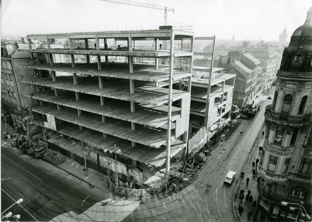 Stavba obchodního domu Máj 1973