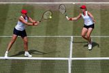 Američanky Liezel Huberová a Lisa Raymondová byly favoritkami. Do semifinále se dostaly přes sestry Radwaňské a Rusky Makarovovou s Vesninovou.