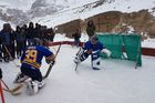 Obrazem: "Dominátor" Hašek učil hrát hokej malé Tibeťany, navázal na Jágrlámu