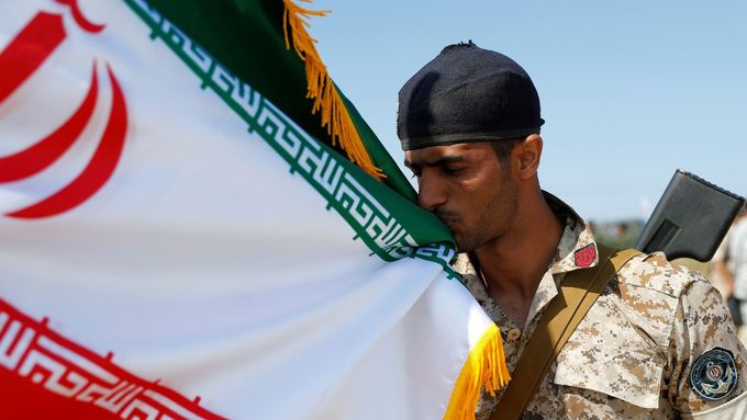 Íránský voják, ilustrační foto.