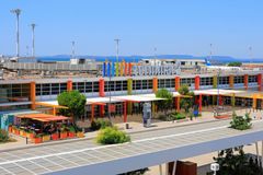 Letiště ve Francii ruší kvůli stávce dispečerů stovky letů, dotkne se to i Česka