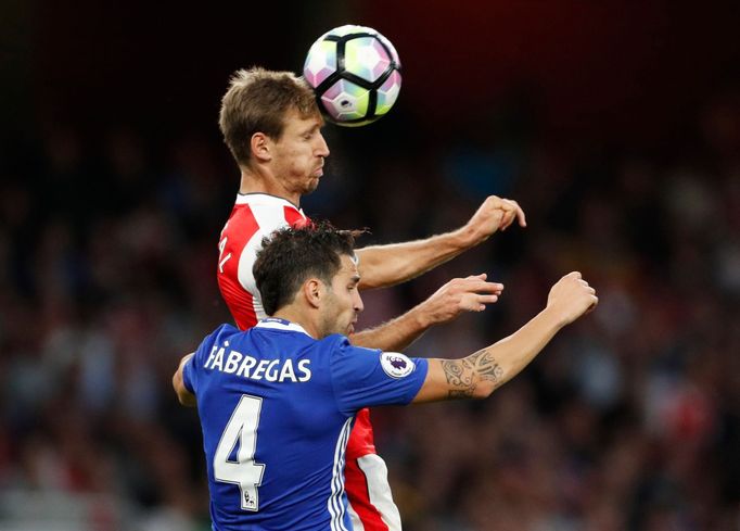 PL, Arsenal-Chelsea: Nacho Monreal - Cesc Fabregas