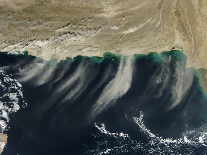 Multiple dust plumes are seen blowing off the coasts of Iran and Pakistan in this NASA handout image taken November 29, 2012 and released December 3, 2012. These images document the movement of the plumes southward over the Arabian Sea. REUTER/NASA/Jeff Schmaltz/Handout (UNITED STATES - Tags: SCIENCE TECHNOLOGY ENVIRONMENT) THIS IMAGE HAS BEEN SUPPLIED BY A THIRD PARTY. IT IS DISTRIBUTED, EXACTLY AS RECEIVED BY REUTERS, AS A SERVICE TO CLIENTS. FOR EDITORIAL USE ONLY. NOT FOR SALE FOR MARKETING OR ADVERTISING CAMPAIGNS