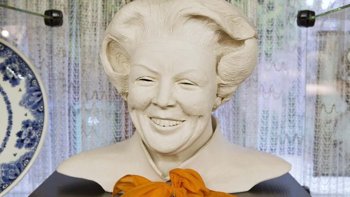 Busta královny Beatrix.