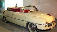 Vůz vyrobený pro Stalina Tatra 600 byl naopak typický velký a pohodlný kabriolet