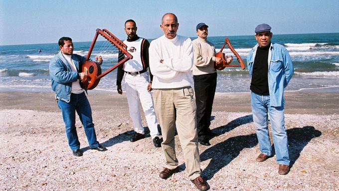 Soubor egyptských hudebníků, rybářů a přístavních dělníků El Tanbura vystoupí na Respectu v neděli.