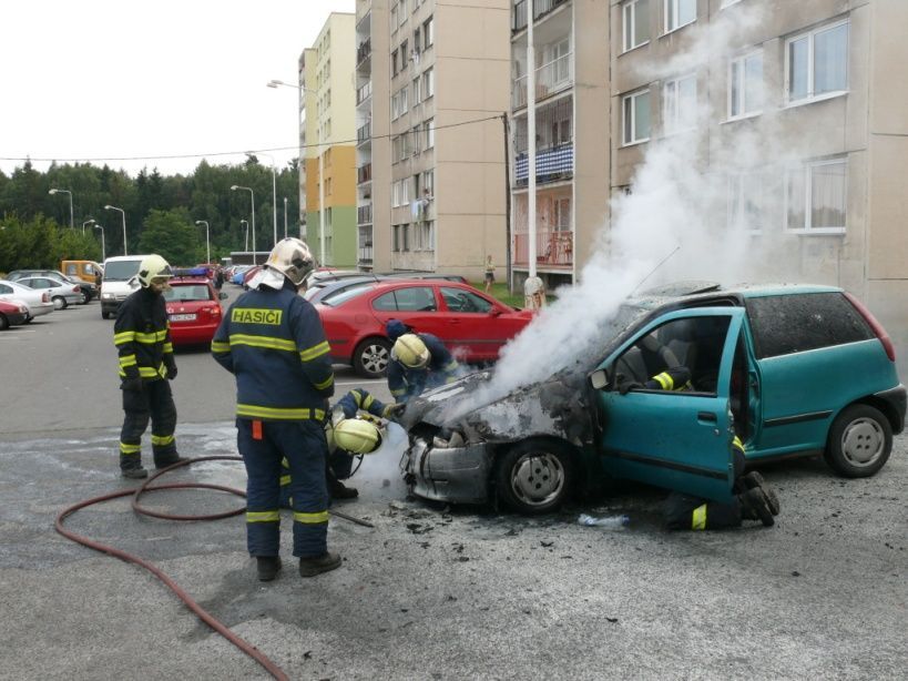 Požár auta v Kladně