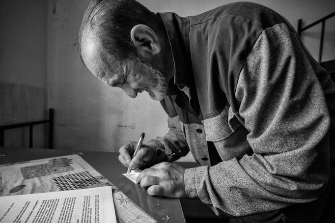 Jan Jirkovský: Ploty / Les Barrieres. Fotografie z českých věznic z výstavy, která bude uvedena v Radě Evropy ve  Štrasburku