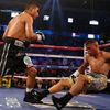boxerské knockouty roku 2013 (Mikey Garcia vs. Juanma Lopez)