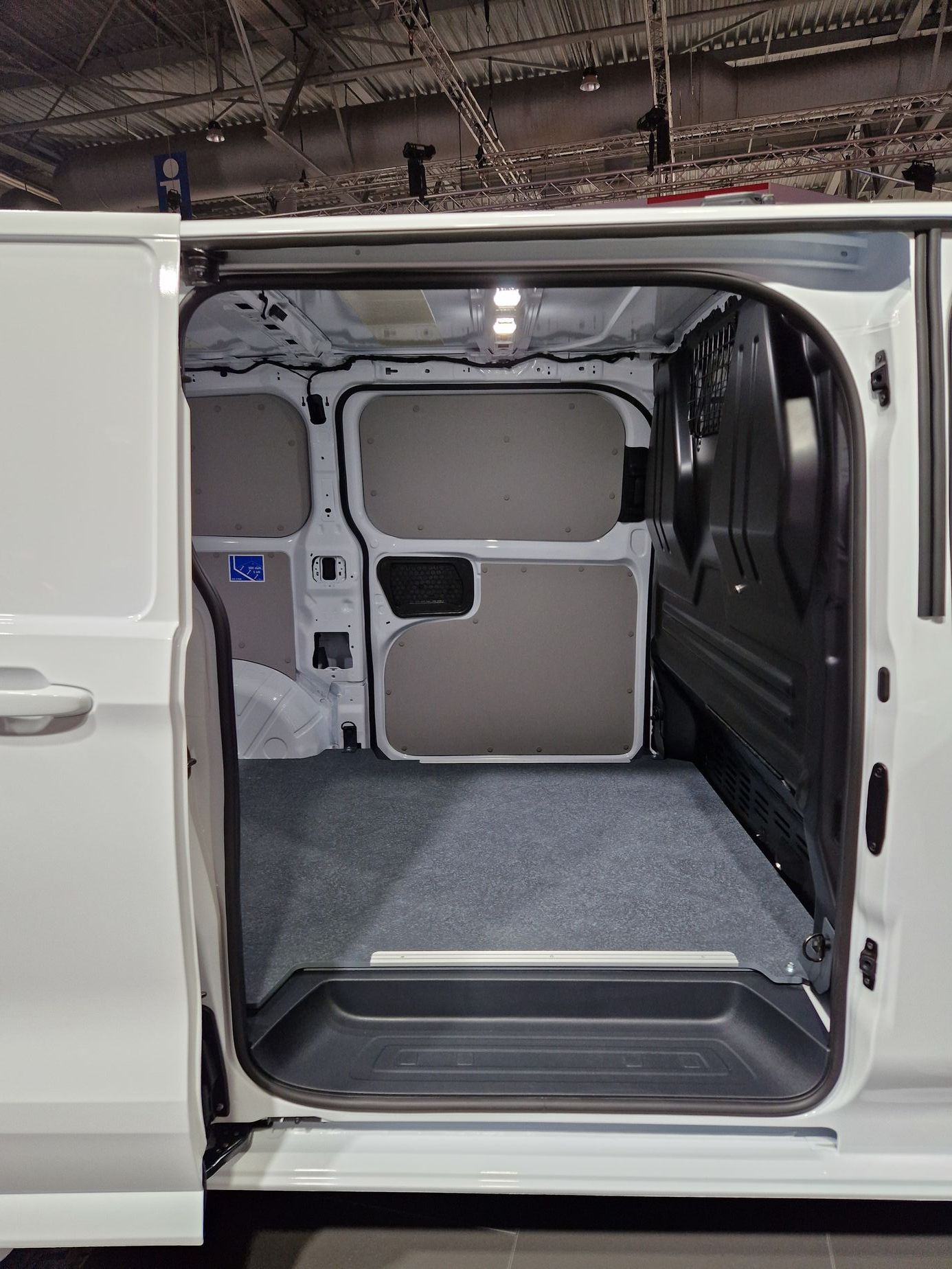 Volkswagen Transporter T7 živě Hannover