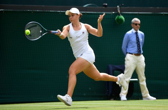 Ashleigh Bartyová v osmifinále Wimbledonu 2021