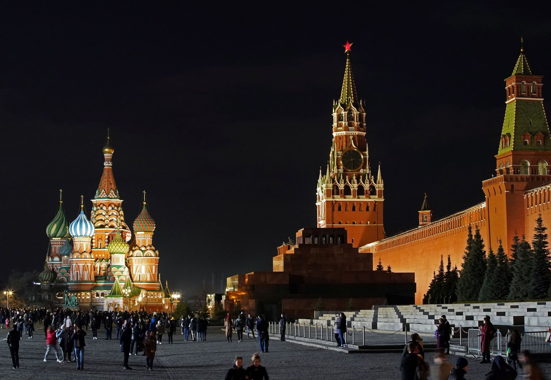 Speciální jednotku zřídil Kreml v roce 2008. Tehdy byl Vladimir Putin premiérem a Dmitrij Medveděv prezidentem.