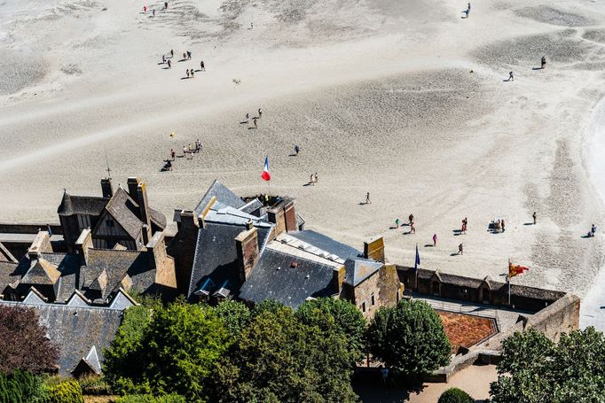 Klášter Mont-Saint-Michel ve francouzské Normandii byl postaven před 1000 lety.