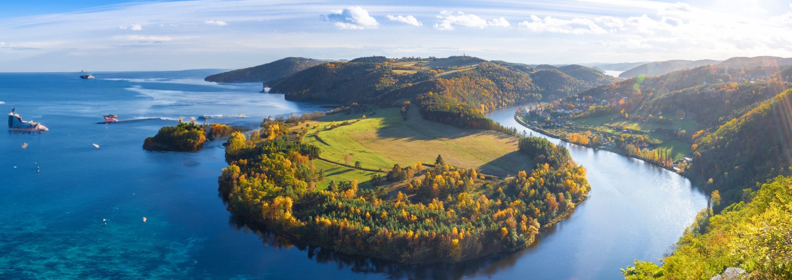 Jak by to vypadalo, kdyby Česko mělo své moře, koláž, umělá inteligence, fikce, moře, Česko, Magazín