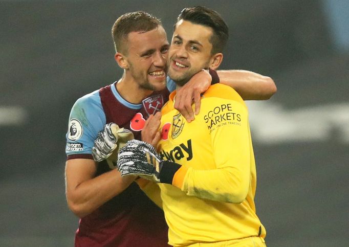 Tomáš Souček a Lukasz Fabianski