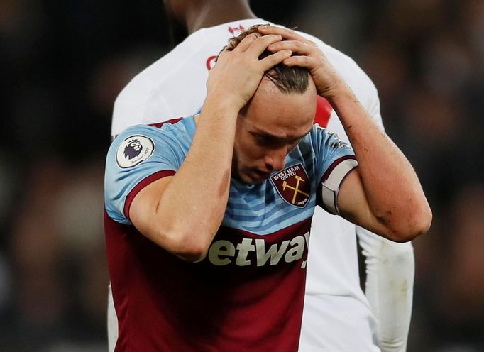 Soccer Football - Premier League - West Ham United v Liverpool - London Stadium, London, Britain - January 29, 2020   West Ham United's Mark Noble reacts          REUTERS