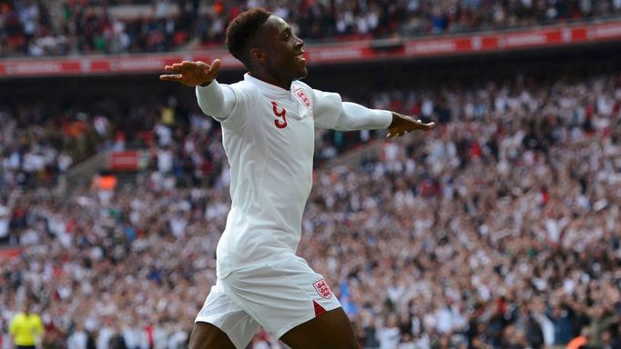 Danny Welbeck oslavuje svůj gól ve 36. minutě přátelského fotbalového utkání Anglie - Belgie.