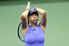 Američanka má šanci napravit wimbledonskou ostudu. Ve finále jde proti obhájkyni