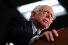 Sanders odchází, "socialismus" zůstává. Koronavirus v USA posiluje velký stát