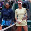 Serena Williamsová a Garbine Muguruzaová na French Open 2016