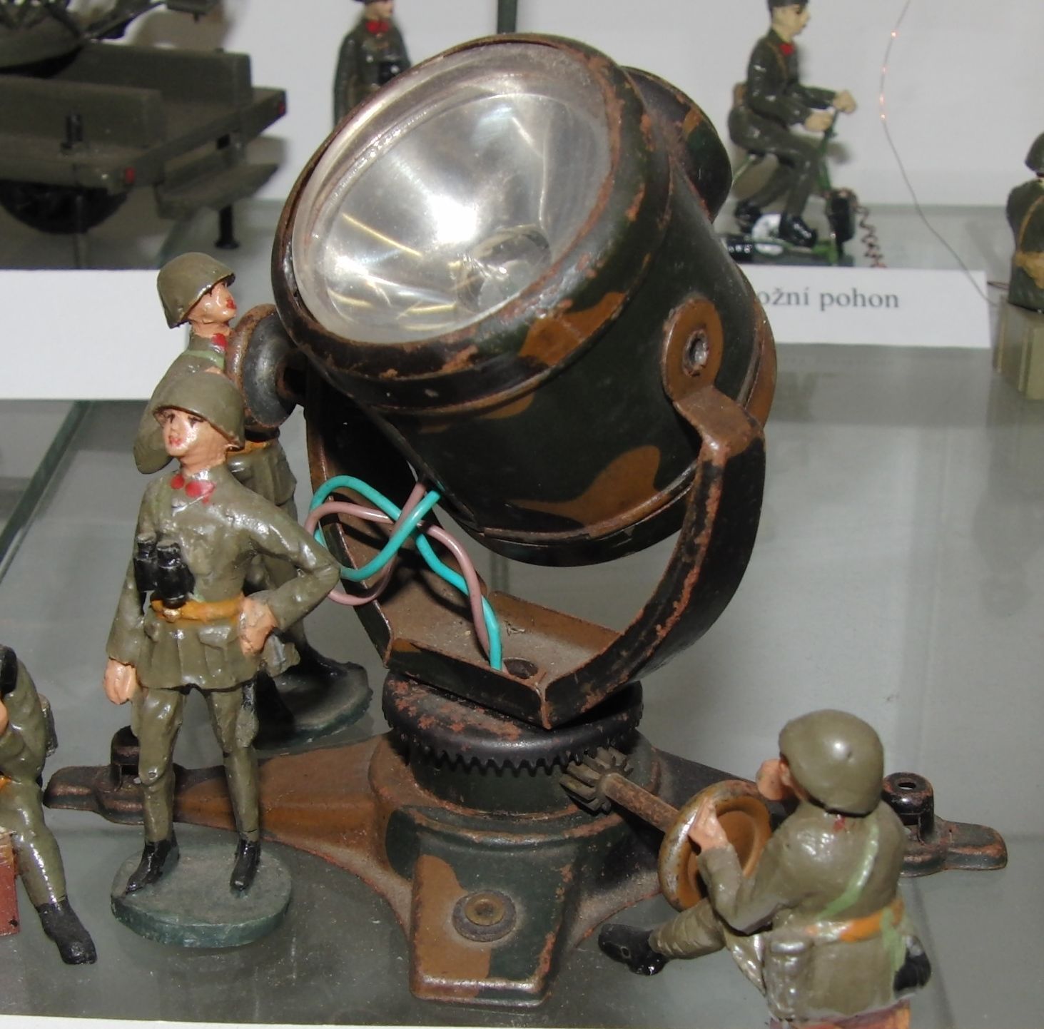 Vojáčci a modely vojenské techniky Lubora Šušlíka