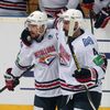 Finále KHL, Lev-Magnitogorsk: Sergej Mozjakin (10) a Chris Lee