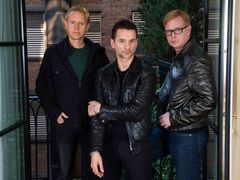 Členové Depeche Mode: zleva Martin Gore, Dave Gahan a Andrew Fletcher na snímku z roku 2009.