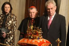 Zeman příští rok mimořádně vystaví svatováclavskou korunu