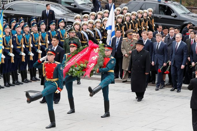 Kim Čong-un na návštěvě Vladivostoku, kde se sešel s Vladimirem Putinem.