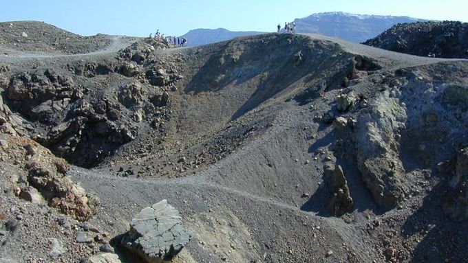 Jeden z kráterů ostrova Santorini