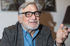 Ať byl farářem či svůdníkem, vždy šlo o něj. Jiří Bartoška hrál jako žil – přímočaře