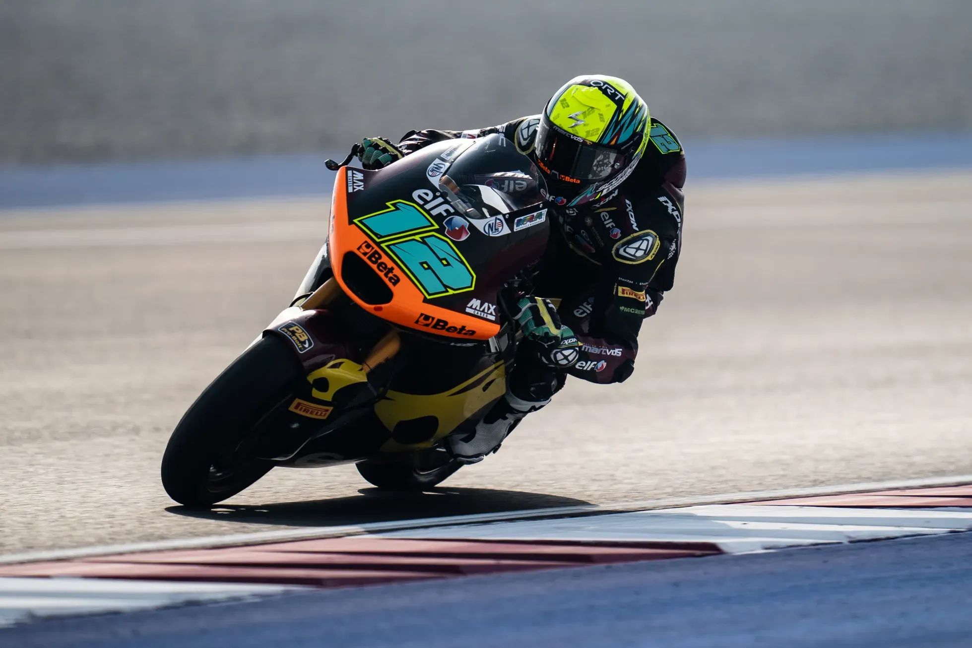Filip Salač na motocyklu Moto2 ELF Marc VDS Racing Teamu ve VC Kataru 2024