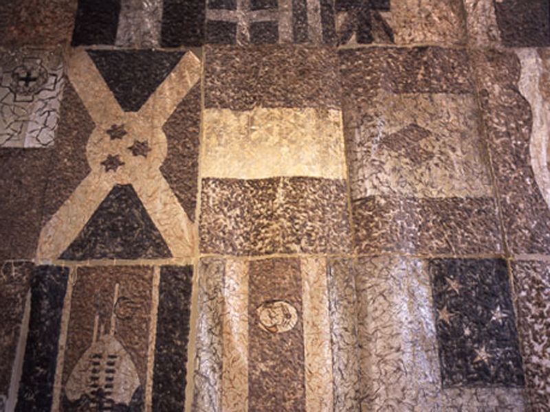 Číňan dělá vlajky z lidských vlasů