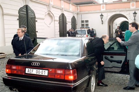 Politici a jejich auta. Diktátor  jako testovací pilot a Stalinova tajná Amerika